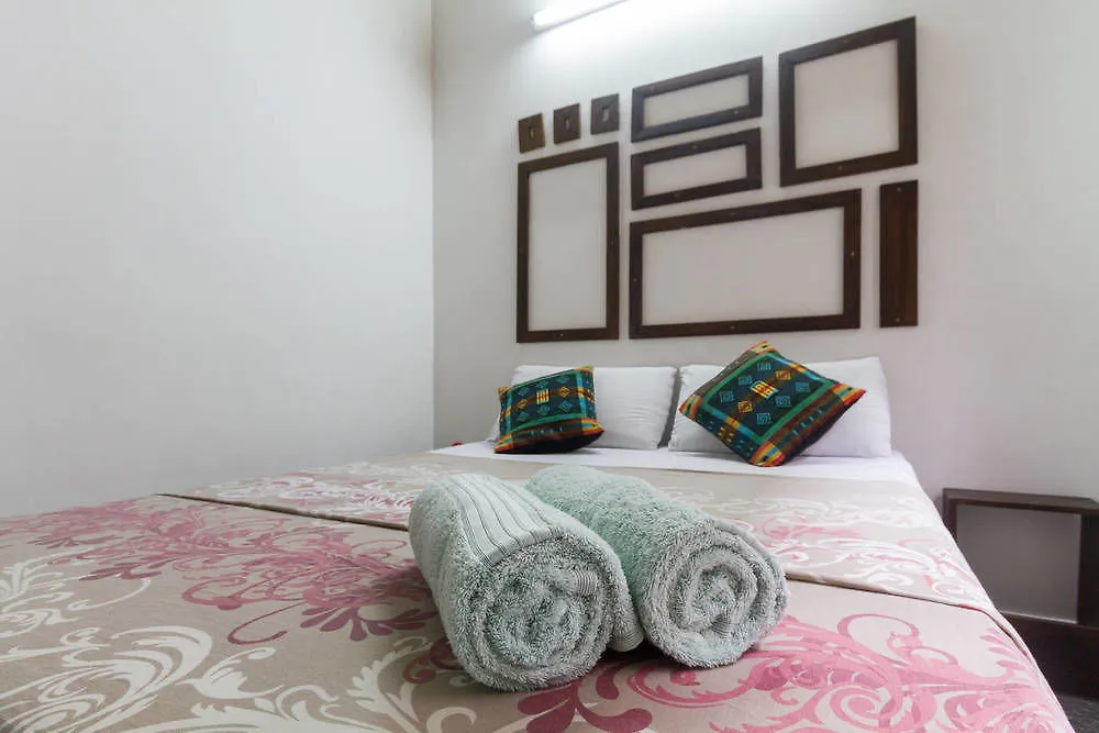 Hostel First Katunayake Negombo