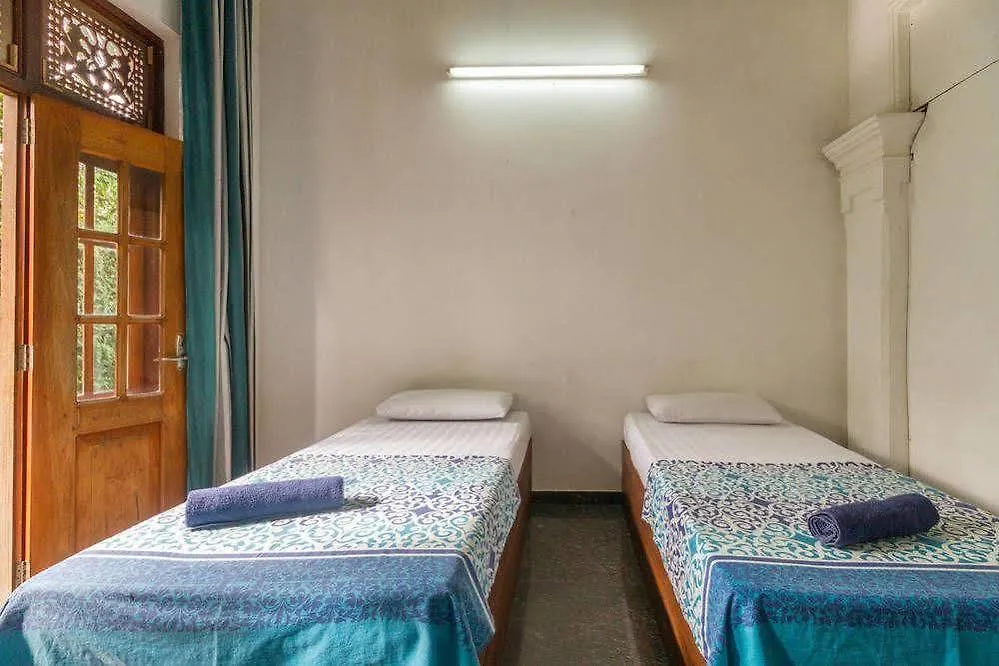 Hostel First Katunayake Negombo